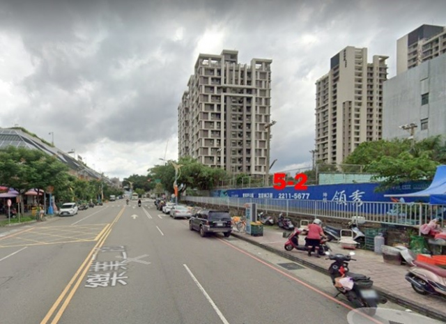 台中市東區建成路戶外看板-編號52